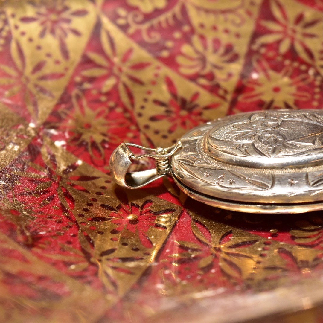 Vintage/Antique Hand-Engraved Sterling Silver Locket, Intricate Designs, Floral Motifs, Ornate Two-Sided Picture Locket, 2 5/8" L
