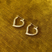 Vintage 14K Gold Hammered Heart Hoop Earrings, Textured Yellow Gold Hoops, Cute 585 Heart Earrings, 22mm