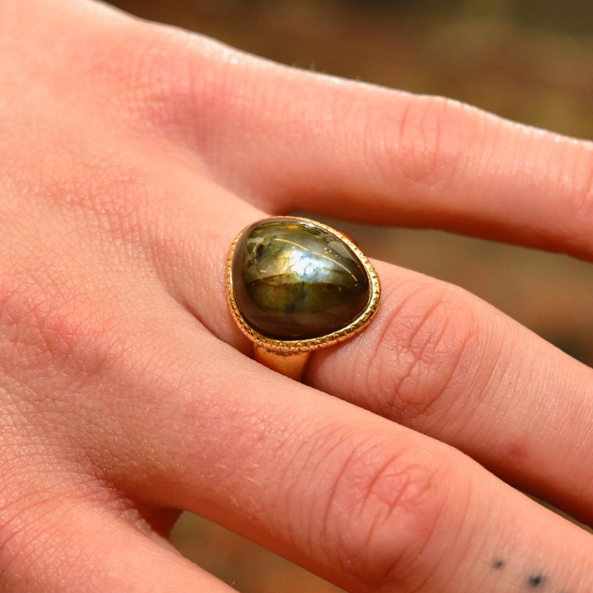 Vintage Gold Plated Sterling Silver Labradorite Ring, Natural Labradorite Cabochon, Hammered Bezel Setting, 925 China LIRM, Size 7 US
