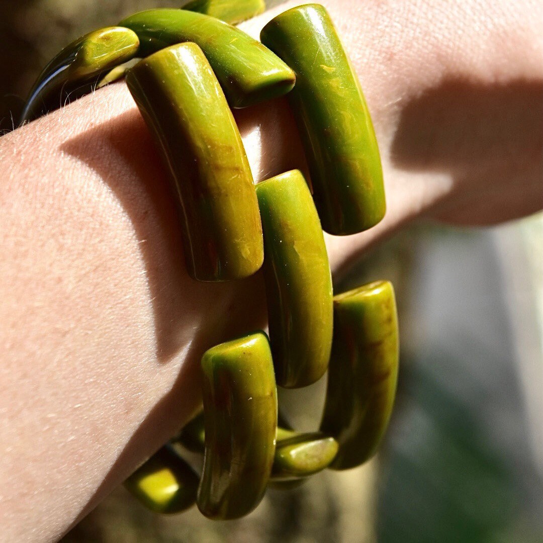 Vintage Chunky Green Bakelite Cuff Bracelet, Vintage Jewelry, Bakelite Jewelry, Marble Jewelry, Plastic, Green Bracelet