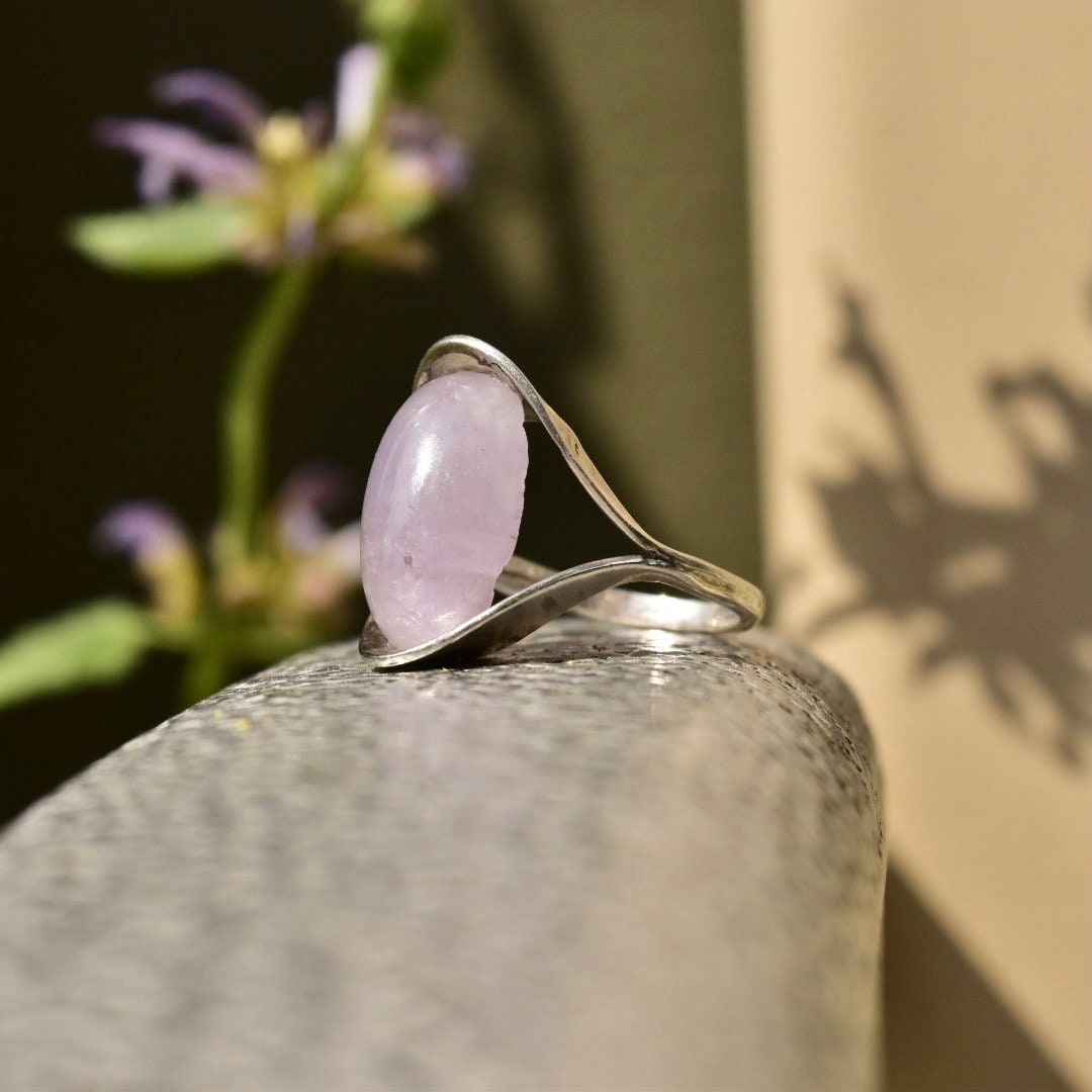 Vintage Silver Rose Quartz Cabochon Ring, Bohemian Silver Band, Artisan Gemstone Jewelry, Size 9 1/4 US