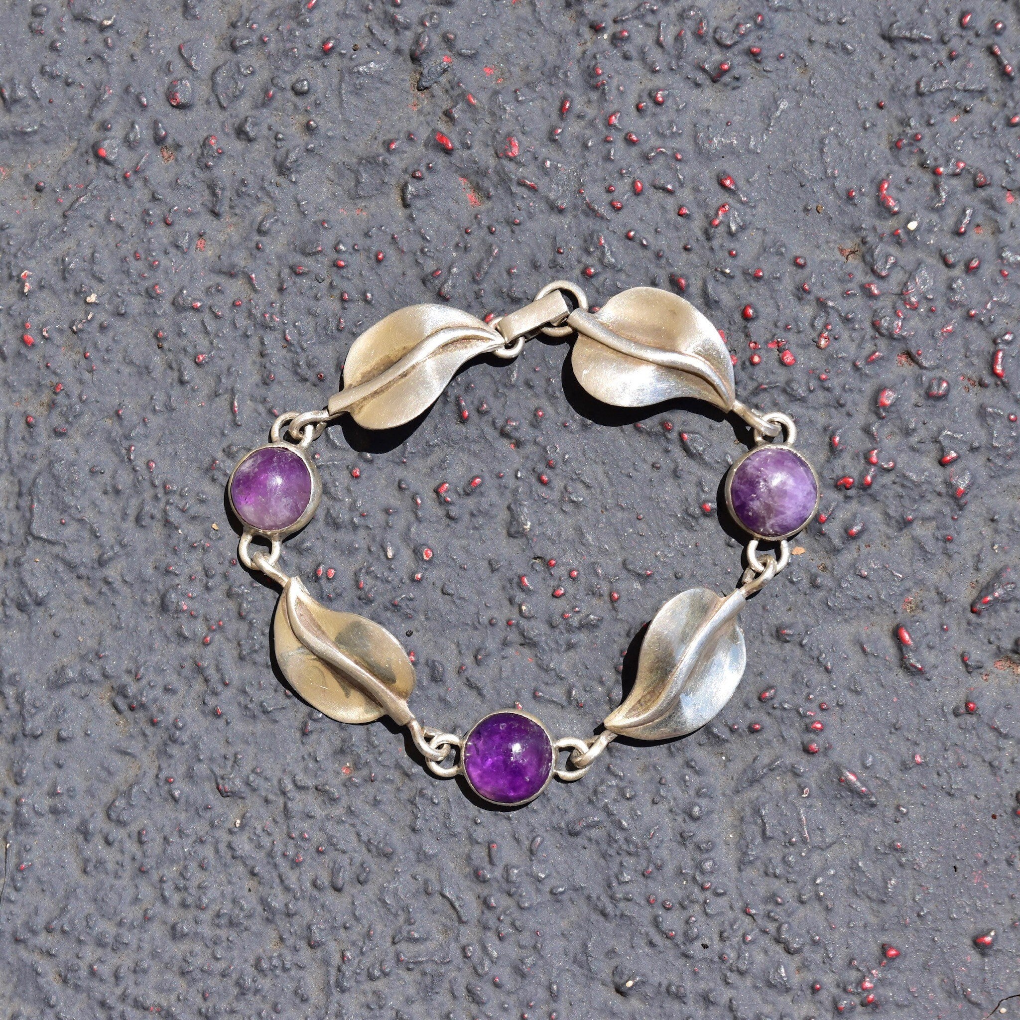 Vintage Sterling Silver Leaf & Amethyst Link Bracelet, Natural Purple Amethyst Cabochons, Bohemian Modernist Jewelry, Crystal Lovers, 8" L