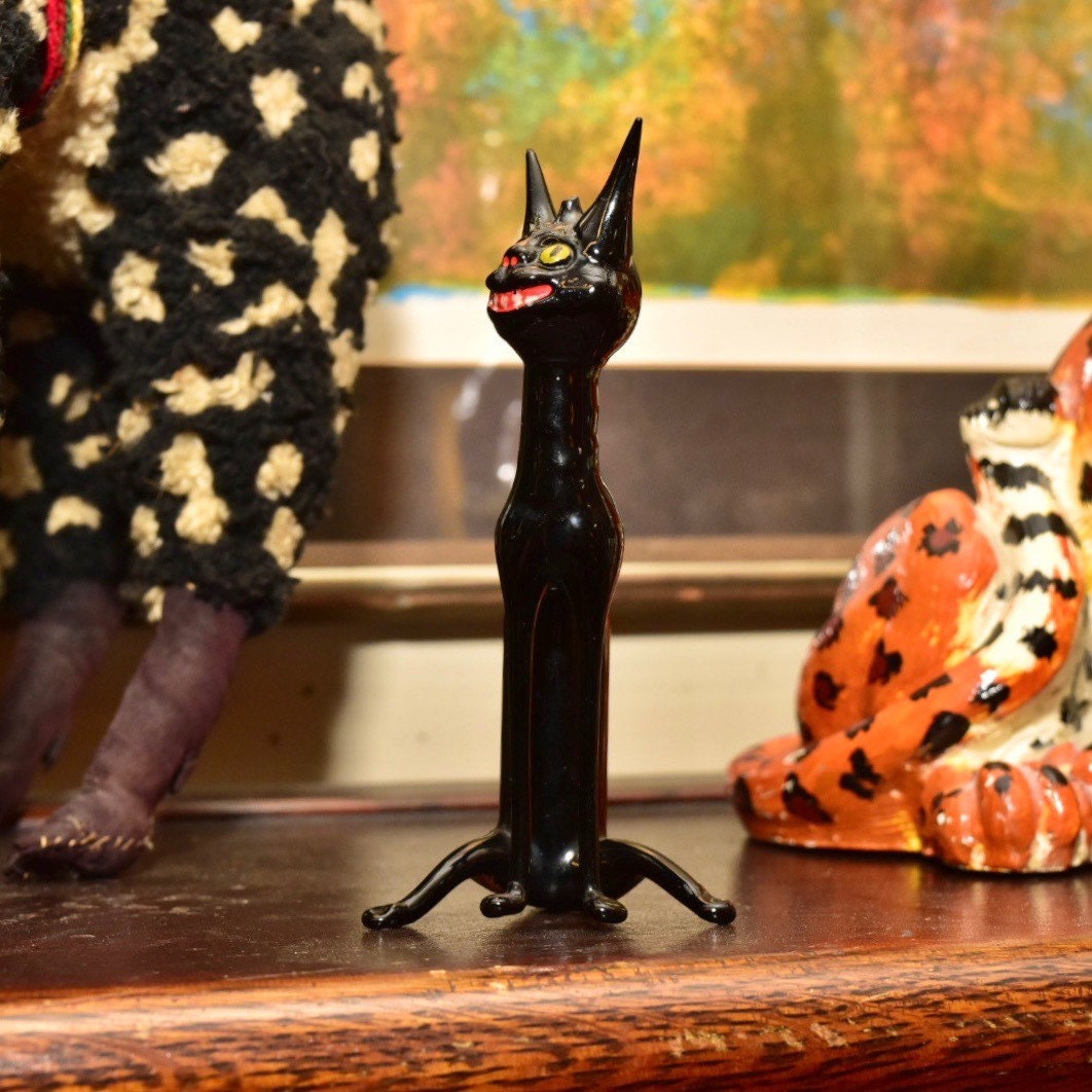 Vintage Black Glass Cat Figurine, Flame-Worked Cat Sculpture, Pulled Glass Figurine, Eccentric Home Decor, Eclectic Cat Figurine, 5.125"