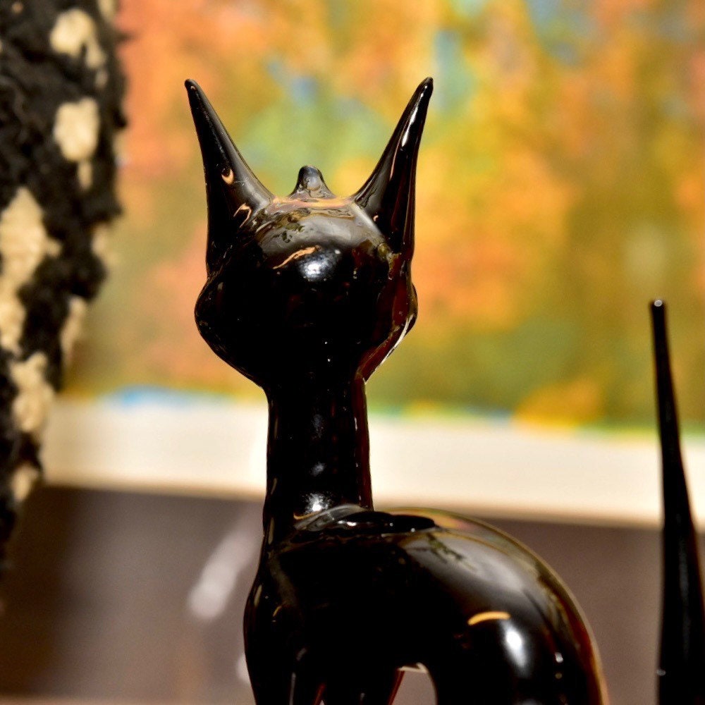 Vintage Black Glass Cat Figurine, Flame-Worked Cat Sculpture, Pulled Glass Figurine, Eccentric Home Decor, Eclectic Cat Figurine, 5.125"