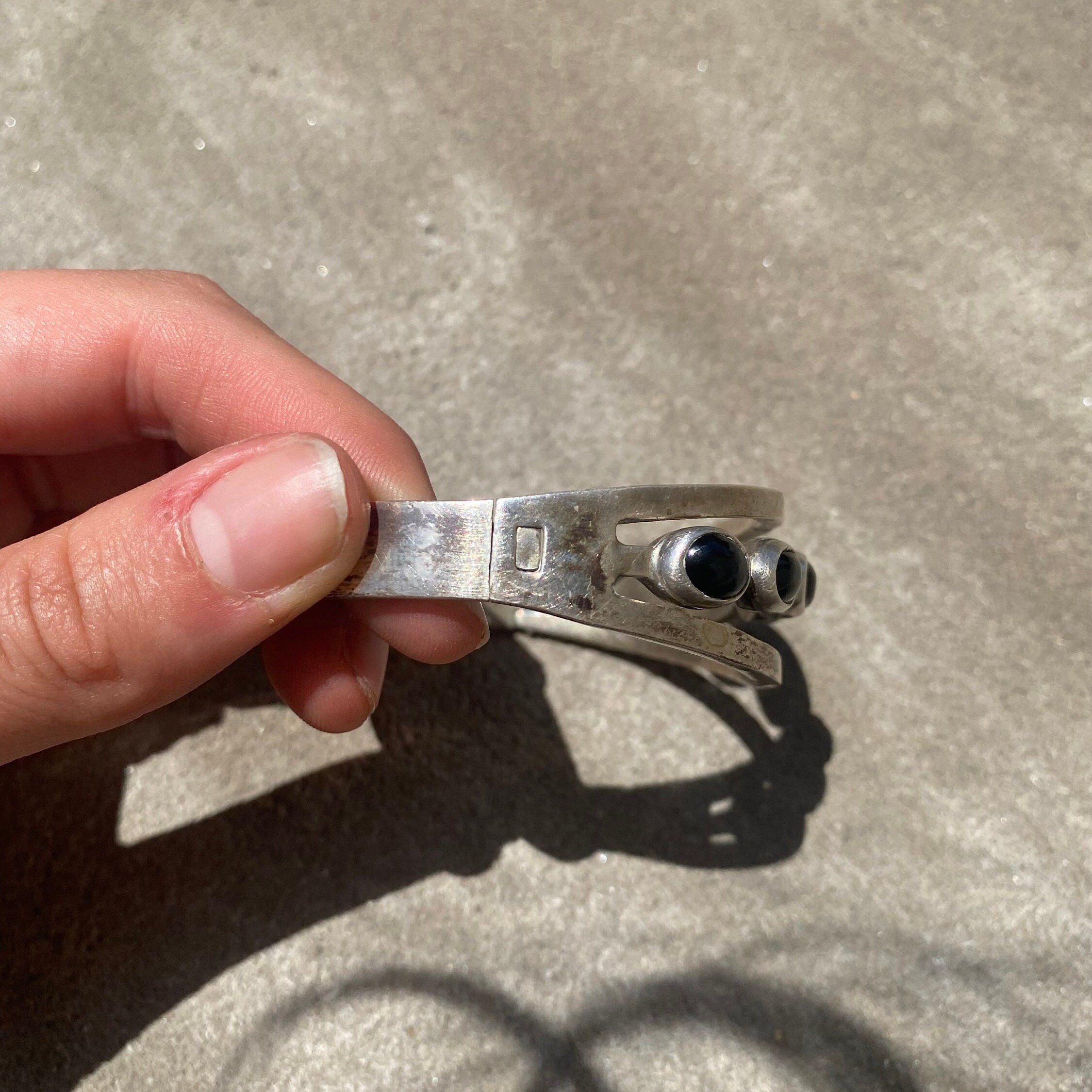 Vintage TAXCO Modernist Sterling Silver Onyx Cuff Bracelet, Closed Cuff With Black Gemstones, 925 Onyx Bracelet, Mexico 925 Jewelry, 7"
