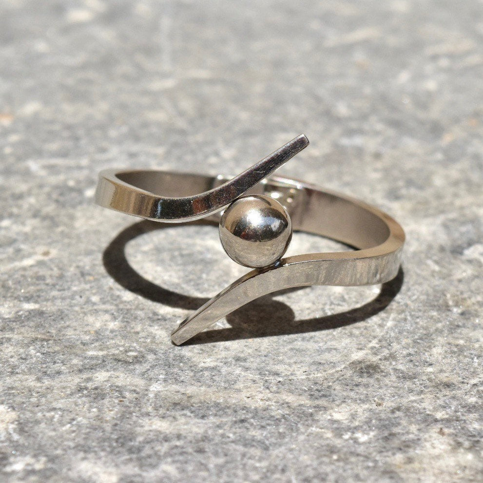 Vintage Modernist Sterling Silver Bypass Clamper Cuff Bracelet, Silver Ball Embellishment, Space Age, Mod Bracelet, 5 3/4" L