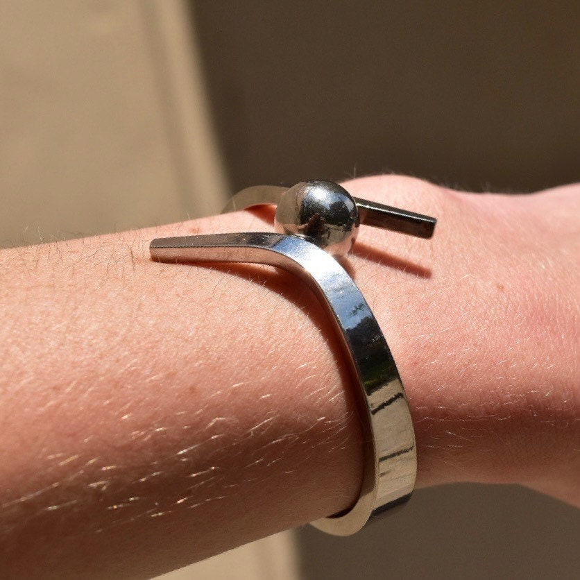 Vintage Modernist Sterling Silver Bypass Clamper Cuff Bracelet, Silver Ball Embellishment, Space Age, Mod Bracelet, 5 3/4" L