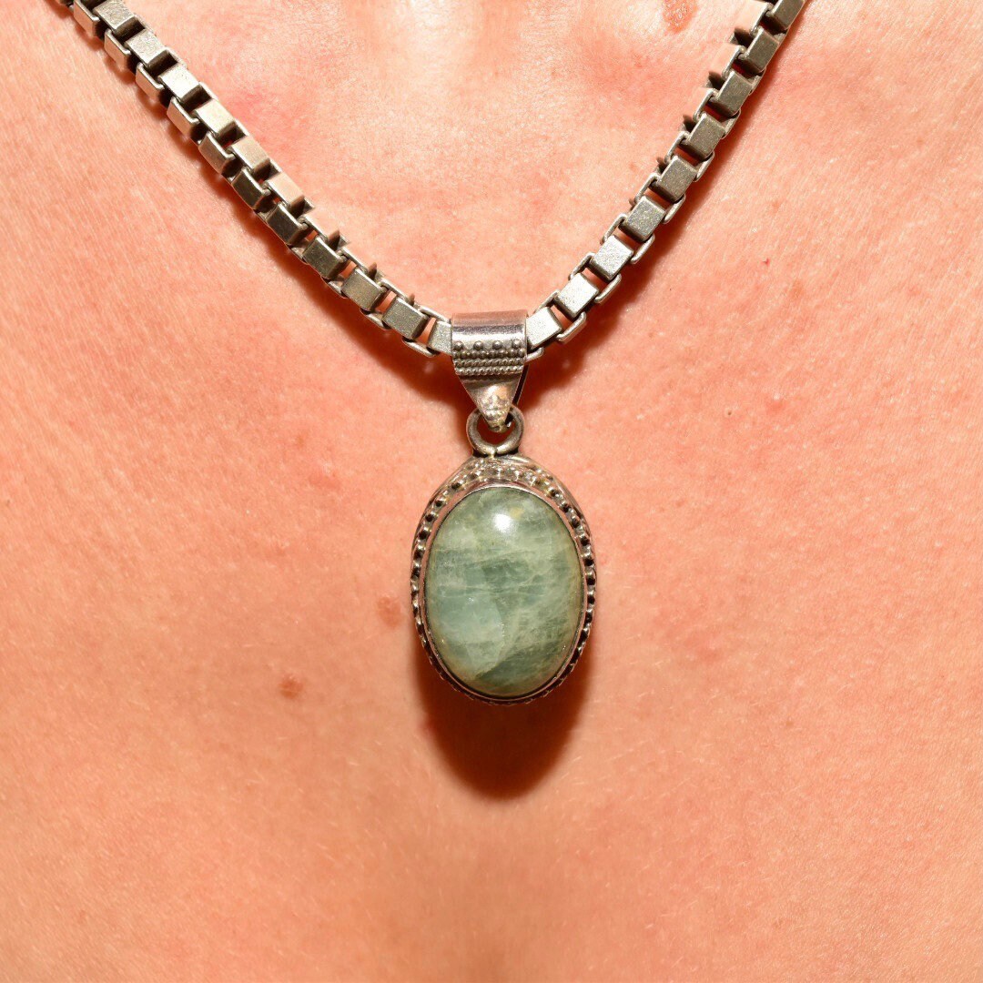 Vintage Bohemian Sterling Silver Quartz Pendant, Balinese Design, Green Crystal Cabochon, 42mm