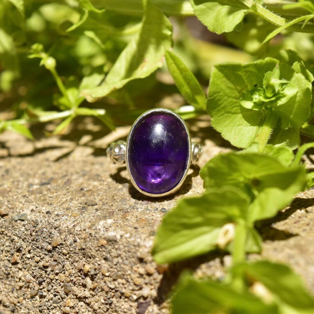 Vintage Hallmarked Sterling Silver Amethyst Cabochon Ring, Bohemian Silver Swirl Band, 925 AKR, Artisan Gemstone Jewelry, Size 7 US
