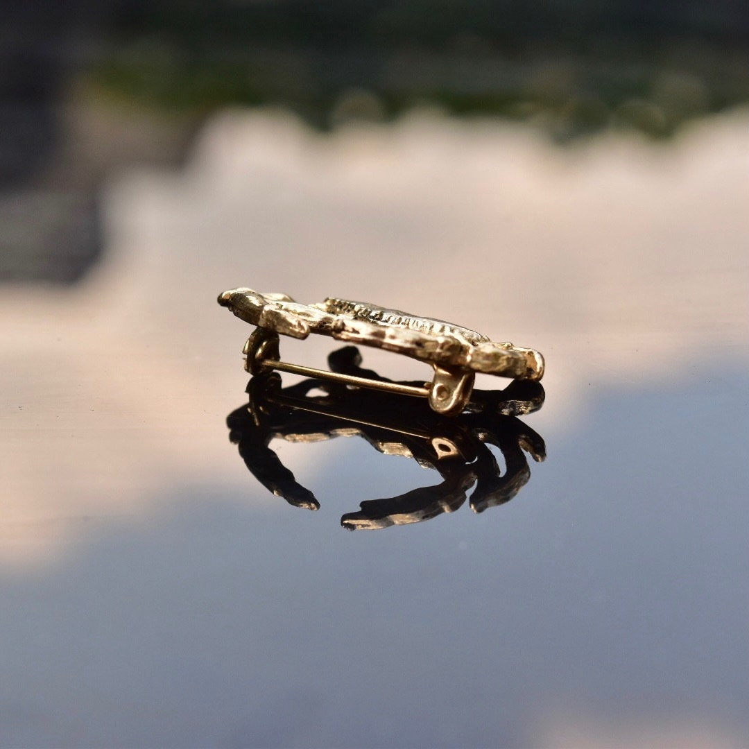 Vintage Gold-Toned Crab Brooch, Cute Crab Pin, Cancer Crab Pin, Zodiac Jewelry, Cancer Season, Jacket/Purse Pin, 40mm
