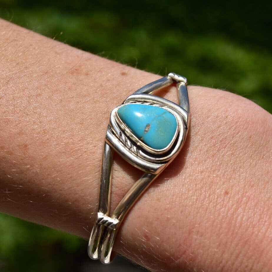 Vintage Native American Turquoise & Silver Cuff Bracelet, Turquoise Cuff With Engraved Silver Details, Adjustable Cuff, Old Pawn Jewelry
