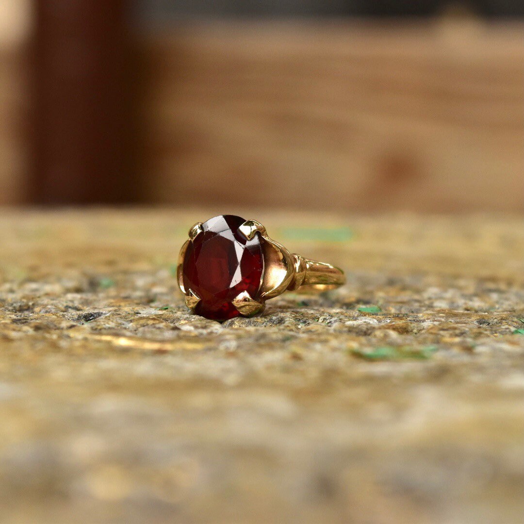 Vintage 14K Gold Ruby Red Gemstone Cocktail Ring, Oval-Cut Ruby/Garnet, Yellow Gold Setting, Size 7 3/4 US