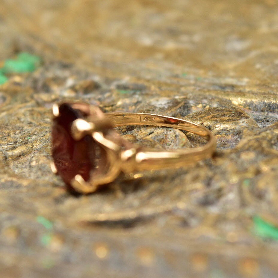 Vintage 14K Gold Ruby Red Gemstone Cocktail Ring, Oval-Cut Ruby/Garnet, Yellow Gold Setting, Size 7 3/4 US