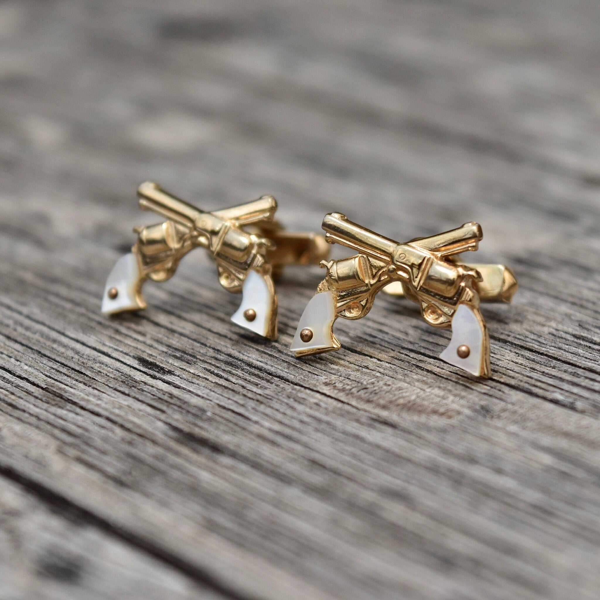 Vintage 1950's Swank Gold Plated Dueling Pistol Cufflinks, Mother Of Pearl Shell Handles, Old Western Cowboy Revolver Cufflinks, 21mm