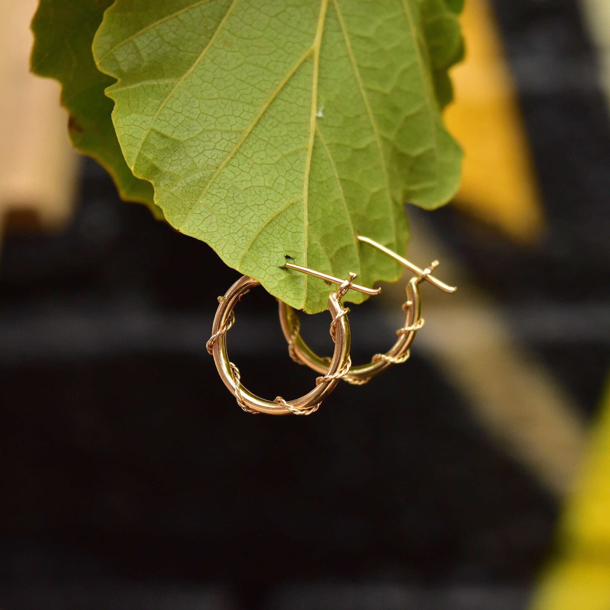 Vintage 14K Gold Mini Barbed Wire Hoop Earrings, Small Round Hollow Tube Hoops, Second/Third Hole Huggie Hoops, Cute 585 Accessories, 15m