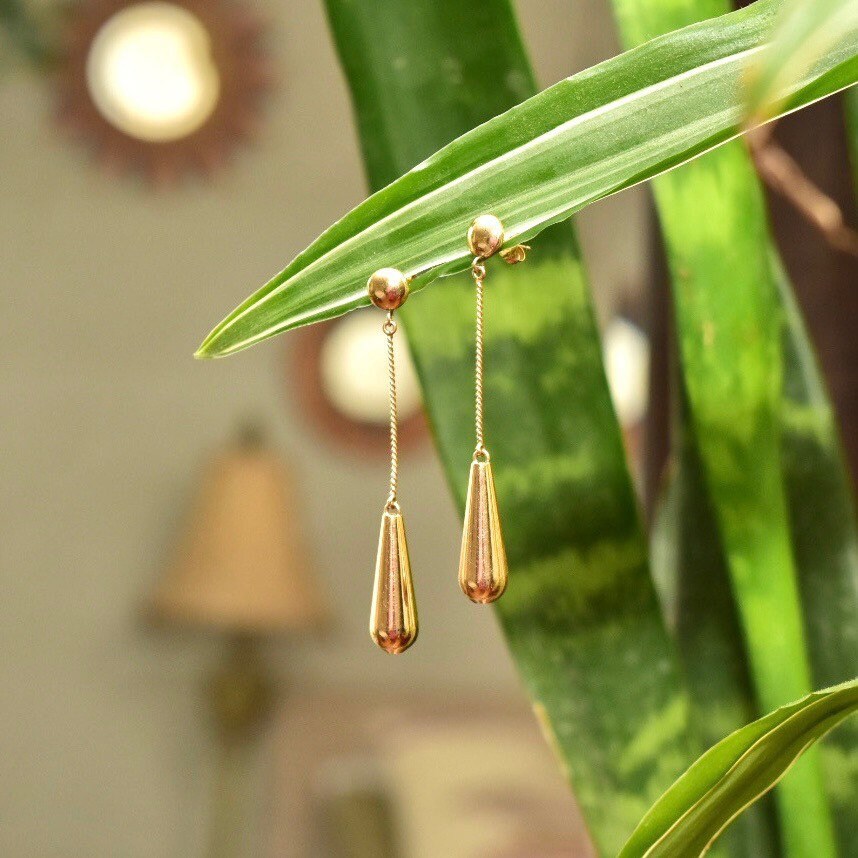 Vintage Elegant 14K Gold Pierced Drop Earrings, Elongated Teardrop Tassel, Minimalist Gold Dangle Earrings, 62mm