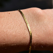 Italian 14K Gold Herringbone Bracelet, 2.5mm Fine Link Herringbone Chain, Polished Finish, Vintage Gold Bracelet, 7" L