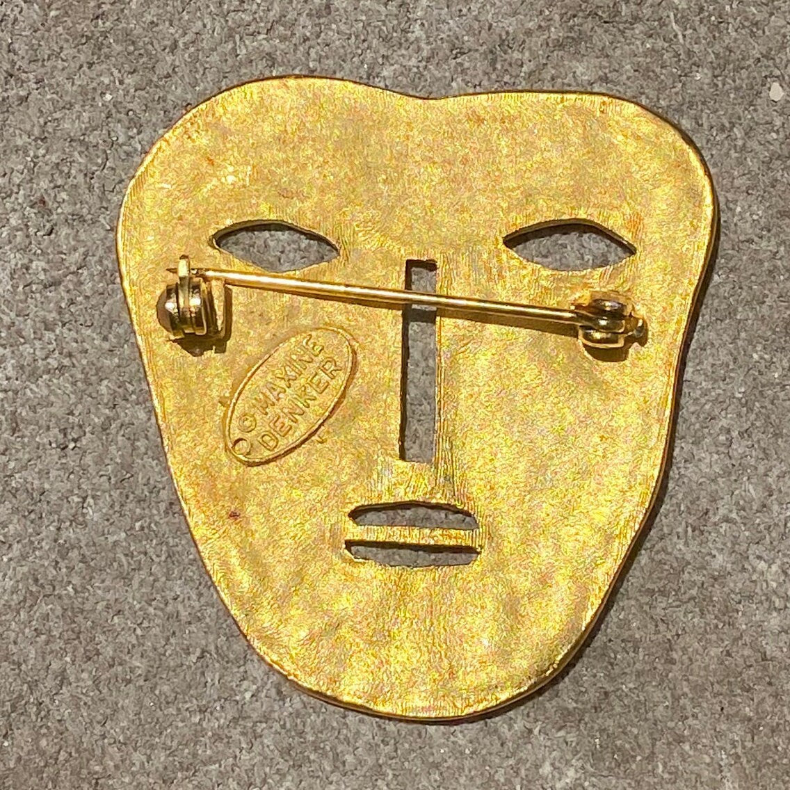 Vintage Maxine Denker Gold-Toned Tribal Face Mask Brooch Pin, Abstract Modernist, Engraved Face Mask Brooch, Unique Jacket Pin, 45 mm