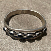 Vintage TAXCO Modernist Sterling Silver Onyx Cuff Bracelet, Closed Cuff With Black Gemstones, 925 Onyx Bracelet, Mexico 925 Jewelry, 7"
