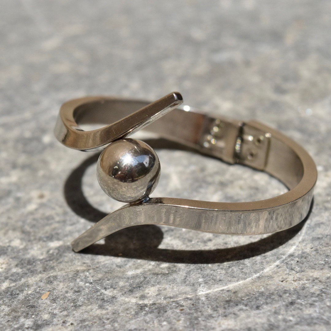 Vintage Modernist Sterling Silver Bypass Clamper Cuff Bracelet, Silver Ball Embellishment, Space Age, Mod Bracelet, 5 3/4" L