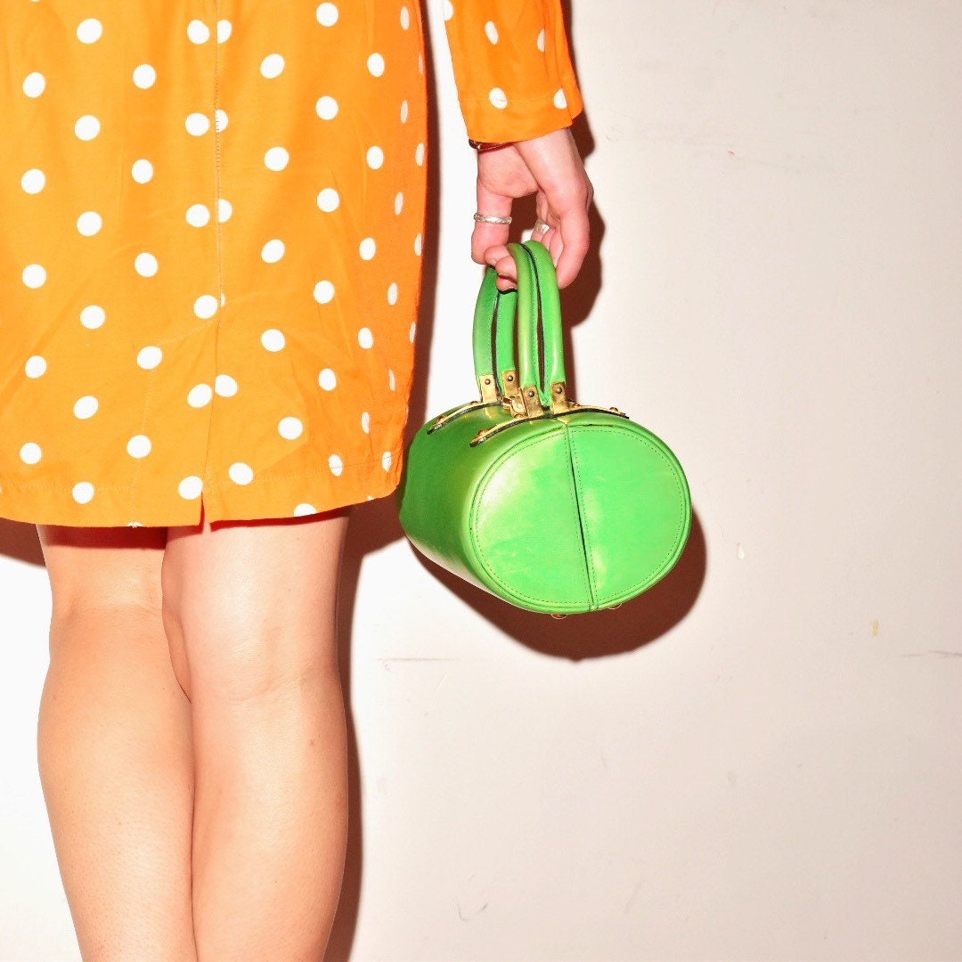 Mod TANO of Madrid Lime Green Leather Barrel Box Purse, Retro Hard Shell Top Handle Box Bag, Brass Hardware, 8 1/2" W