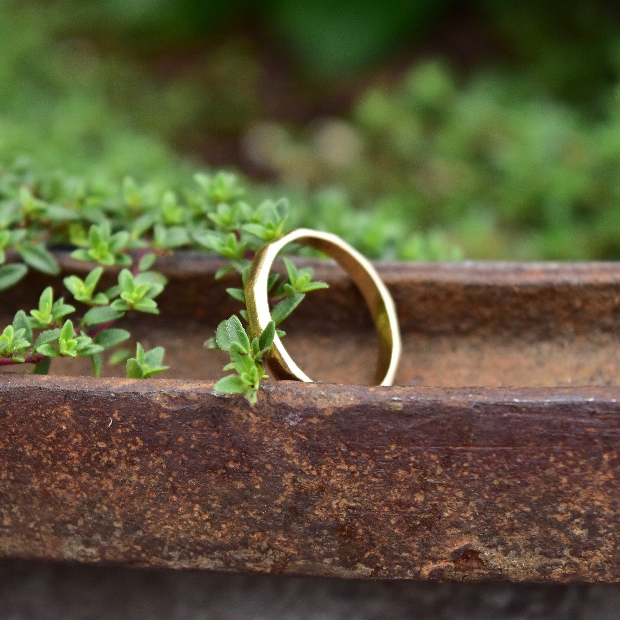 Minimalist 14K Band Ring, Bamboo Style Yellow Gold Stacking Ring, Hexagonal Gold Band, Size 6 US