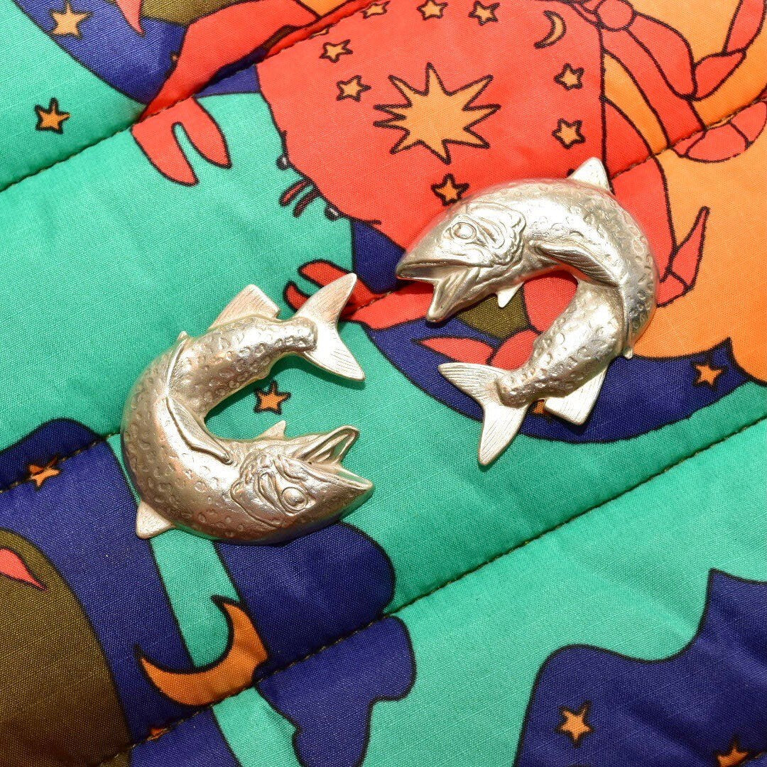 Linda Hesh Sterling Silver Fish Stud Earrings, Chunky Alternating Pierced Fish Earrings, Vintage Modernist Jewelry, 1 3/4"