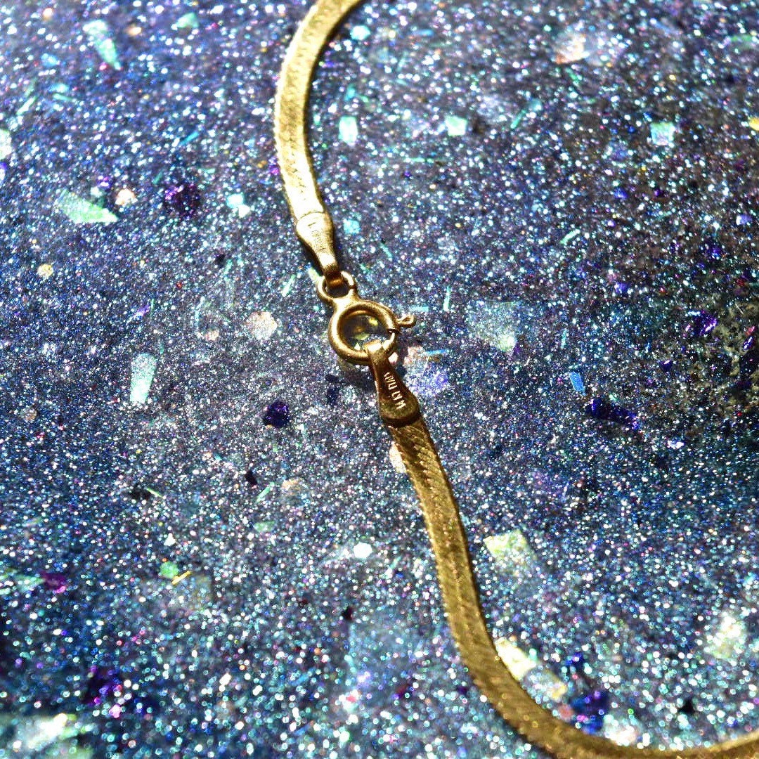 Italian 14K Gold Herringbone Bracelet, 2.5mm Fine Link Herringbone Chain, Polished Finish, Vintage Gold Bracelet, 7" L