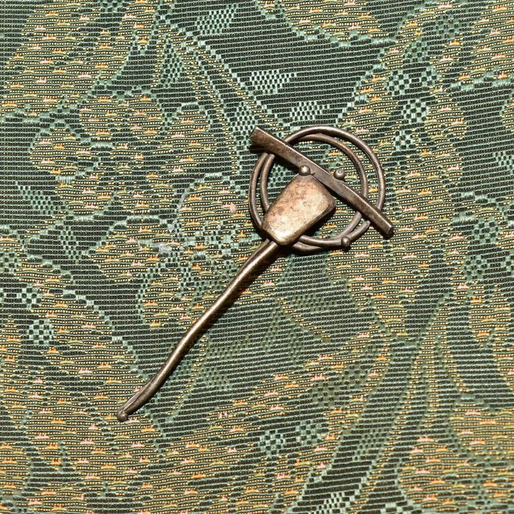 8"