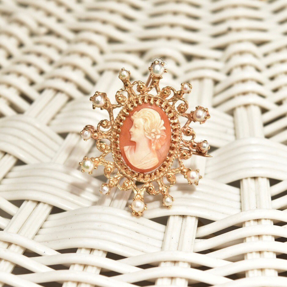 Ornate 14K Yellow Gold Pearl Frame Cameo Brooch Pin, Classic Relief Shell Carving, Ornate Pearl Crown Setting, 40mm