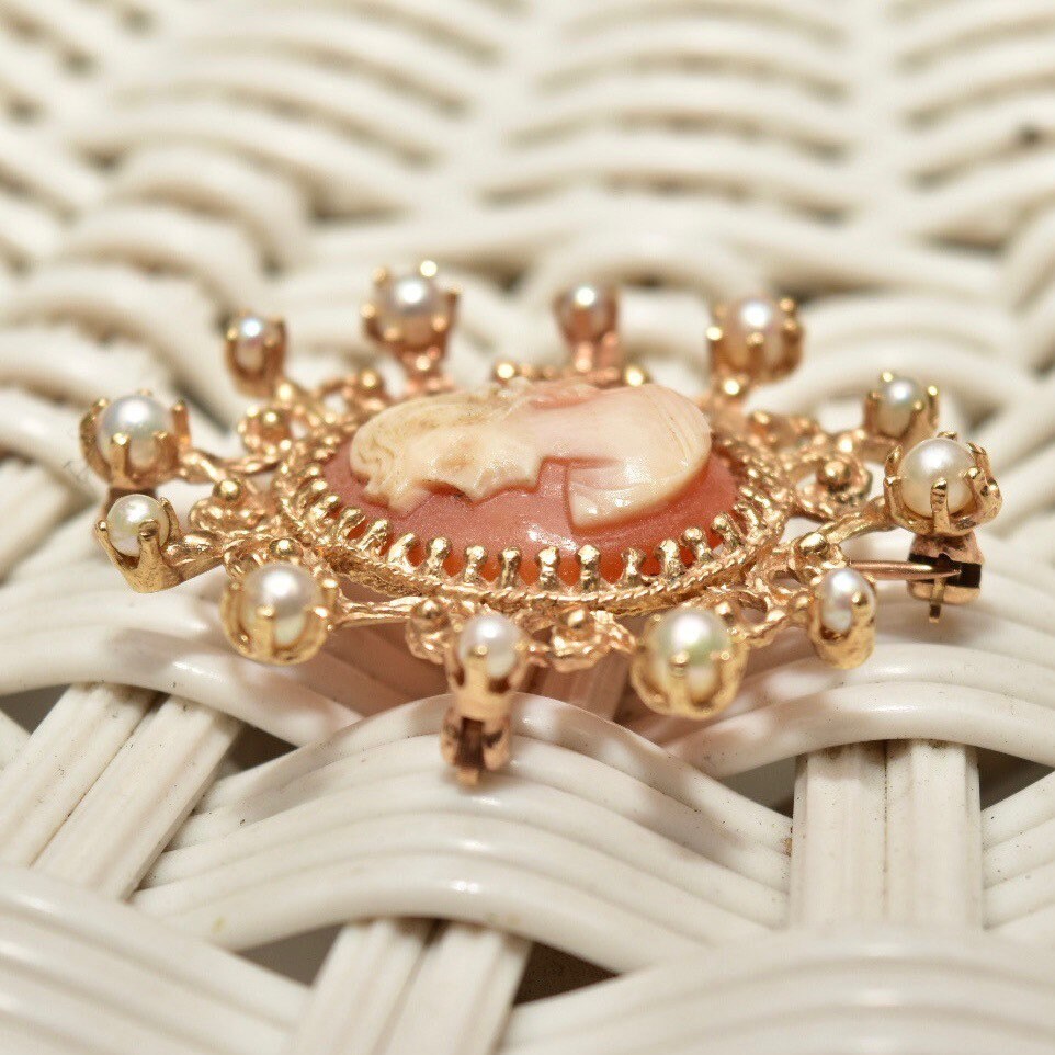 Ornate 14K Yellow Gold Pearl Frame Cameo Brooch Pin, Classic Relief Shell Carving, Ornate Pearl Crown Setting, 40mm