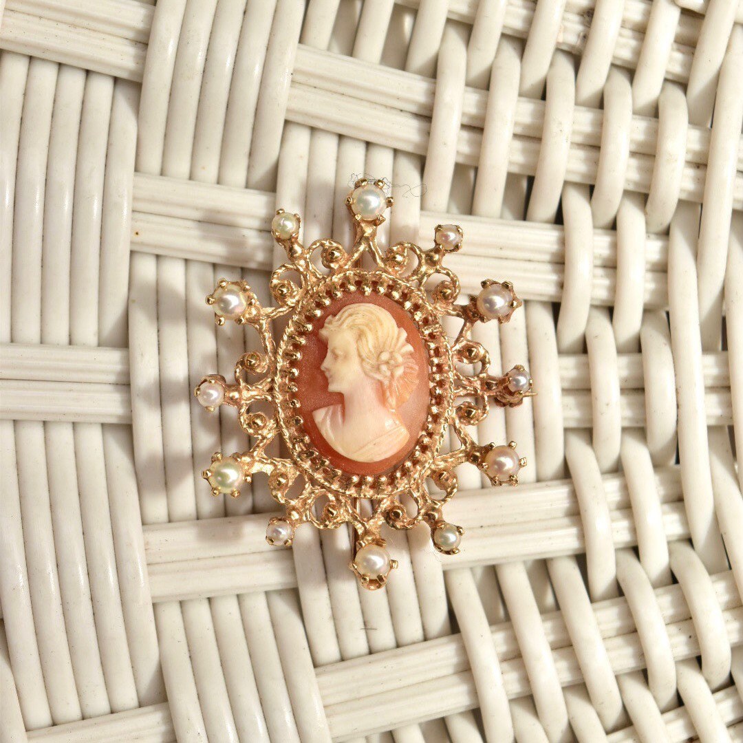 Ornate 14K Yellow Gold Pearl Frame Cameo Brooch Pin, Classic Relief Shell Carving, Ornate Pearl Crown Setting, 40mm
