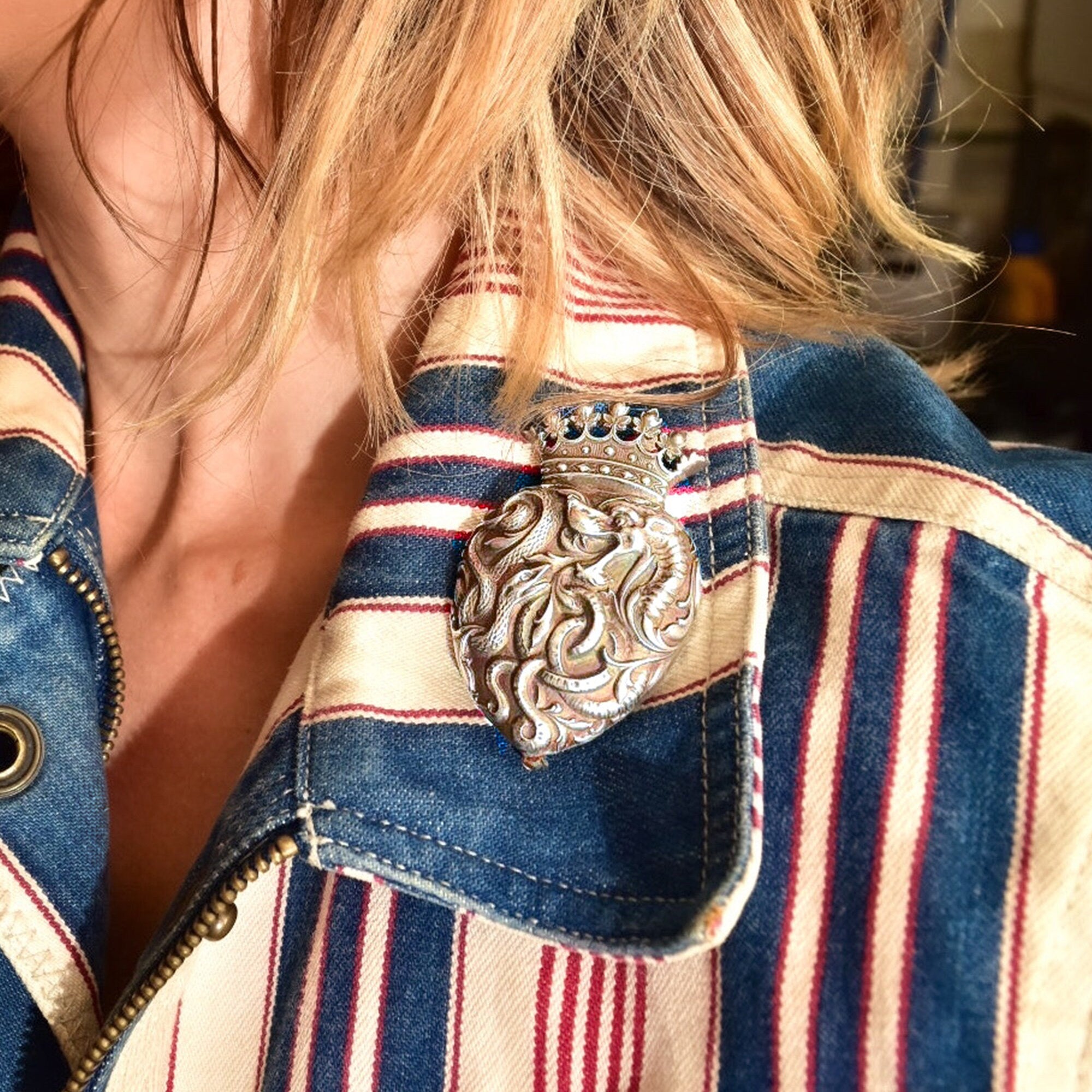 Sterling Silver Heraldic Shield Brooch Pin, Crown Crest, Serpent Dragon Coat Of Arms, Vintage Family Crest, 60mm
