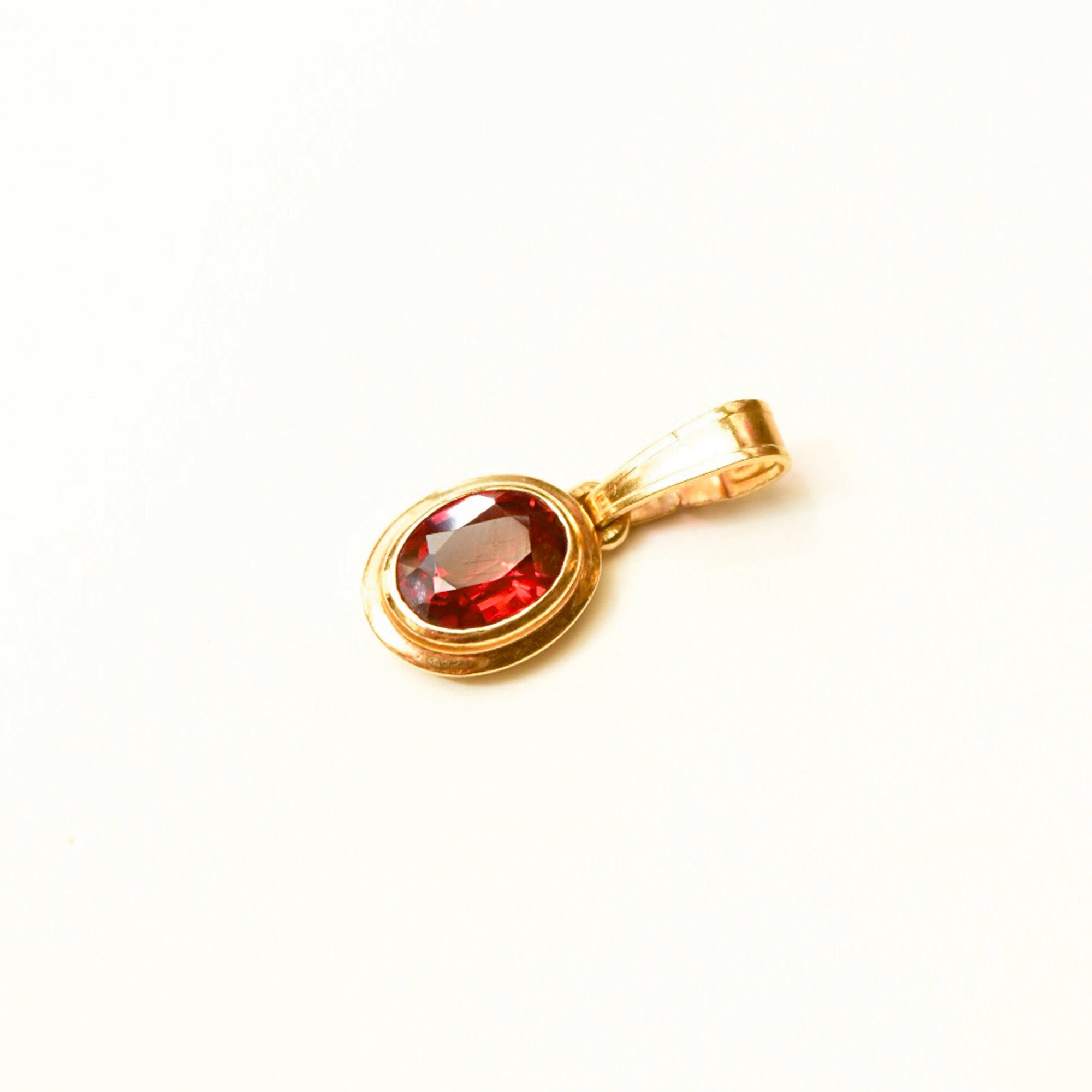 18K Garnet Pendant, Heirloom Charm, Oval-Cute Garnet, Yellow Gold Bezel Set Solitaire Pendant, 21mm
