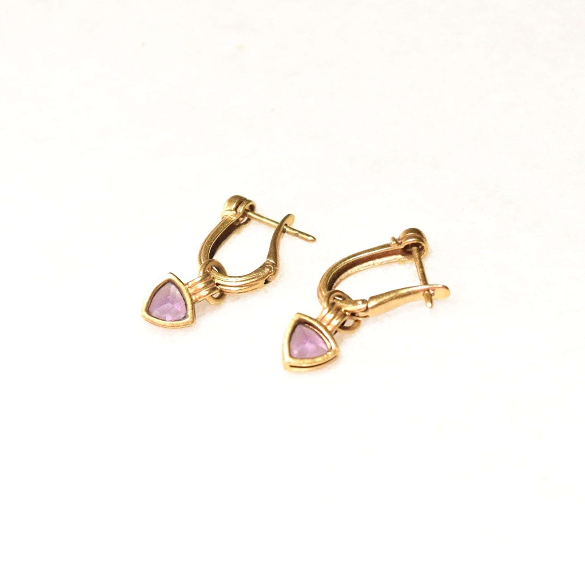 18K Amethyst Hoop Charm Earrings, Trillion-Cut Gemstone, Small Yellow Gold Latch Back Hoops, 750 Hallmark, 27mm