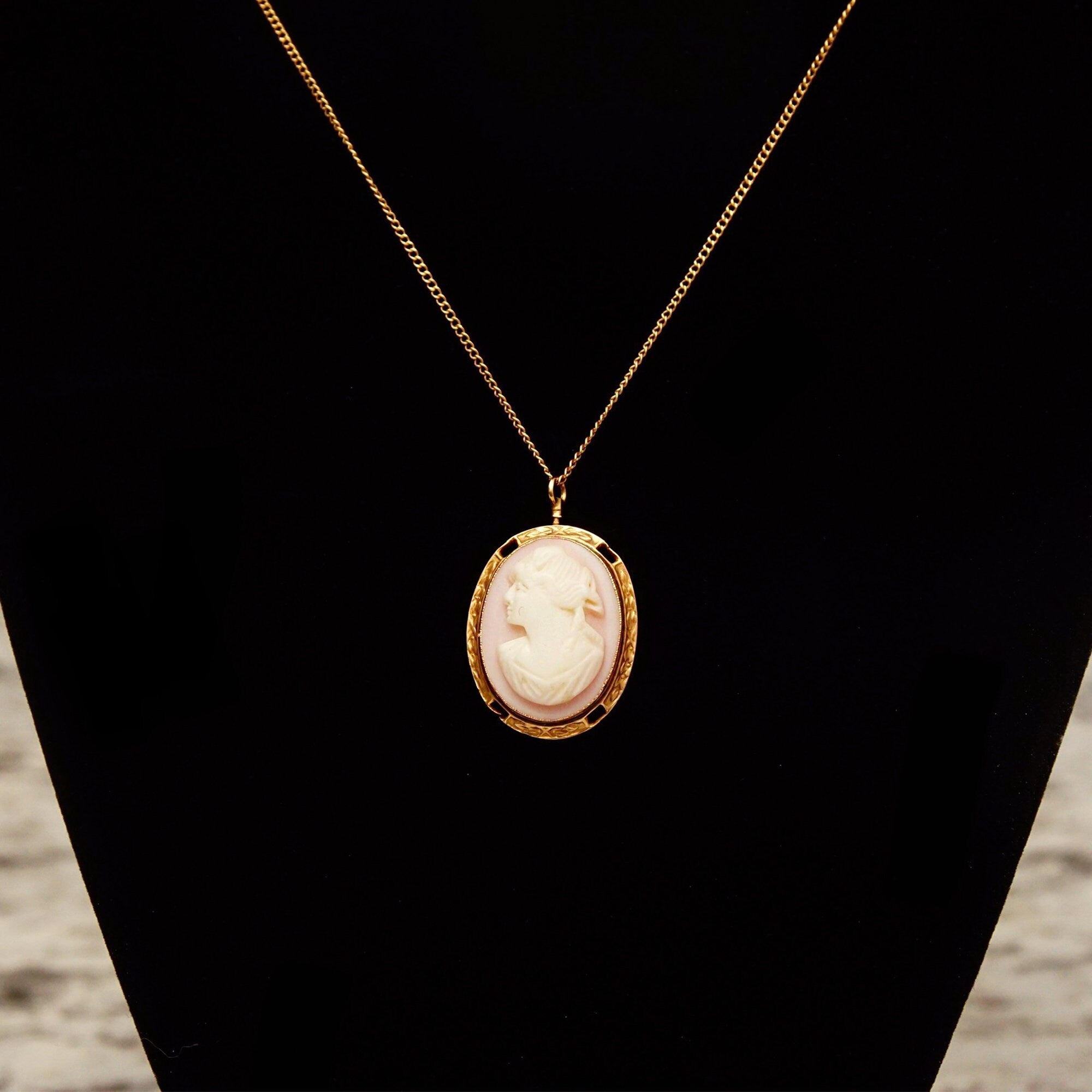 Antique 14K Pink Cameo Pendant Necklace, Yellow Gold Bezel Pendant, Classic Relief Shell Carving, 1mm Chain, 16" L