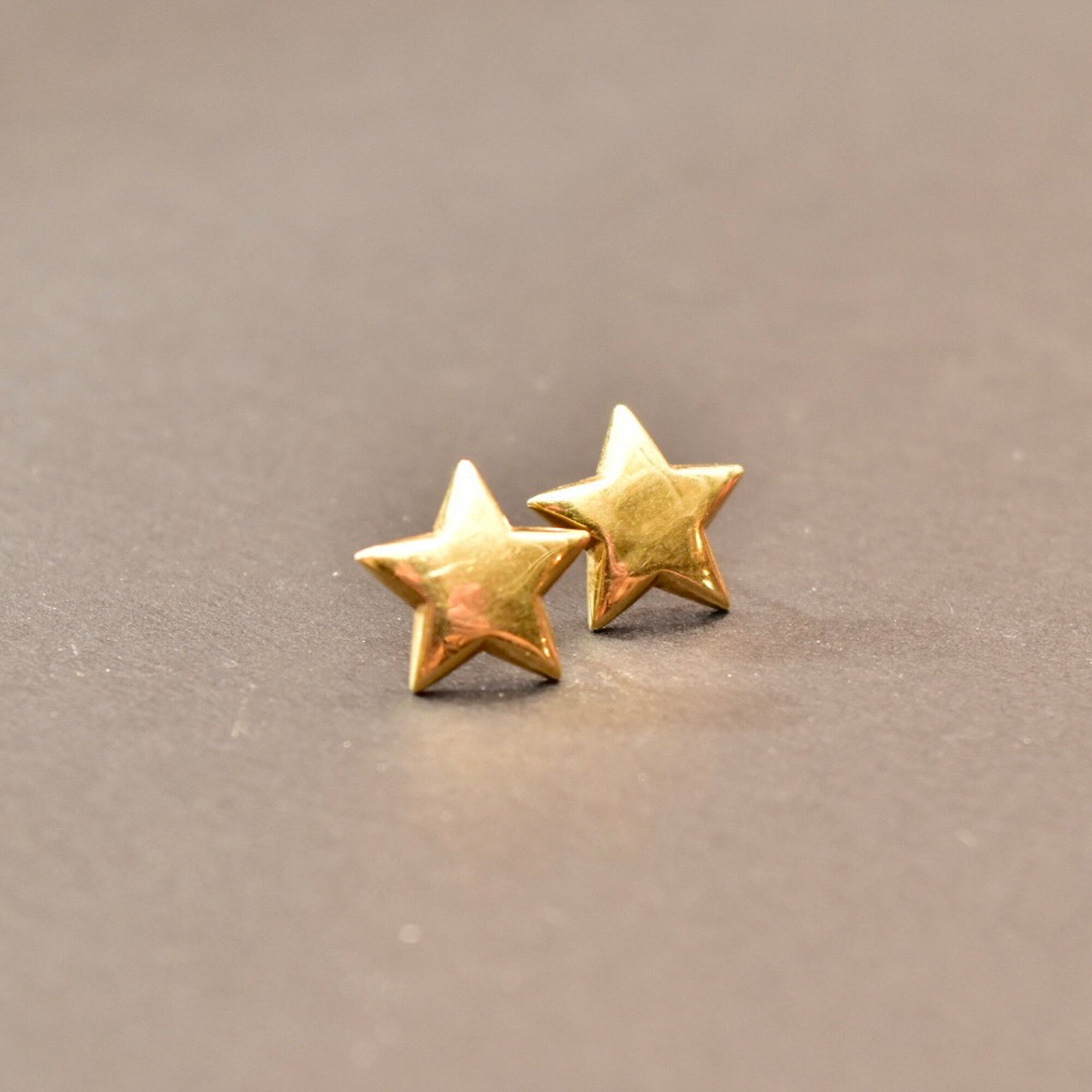 Solid Gold Star Stud Earrings In 18K, Small 5-Pointed Star, Polished Yellow Gold, Cute Vintage Earrings, 12mm
