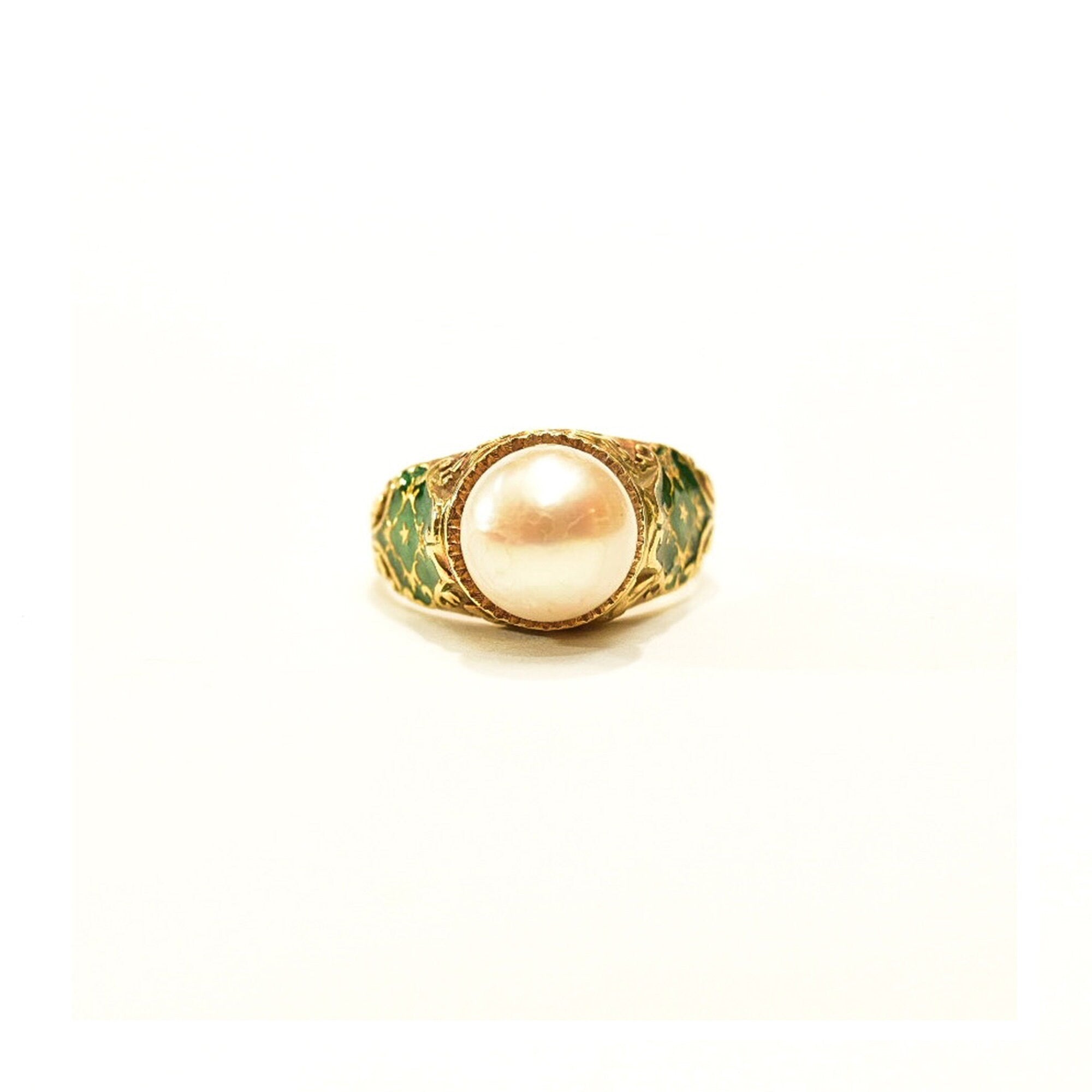 Art Deco 18K Pearl Solitaire Guilloche Enamel Bombe Ring, Emerald Green Designs, Vintage Cocktail Ring, Size 6 US
