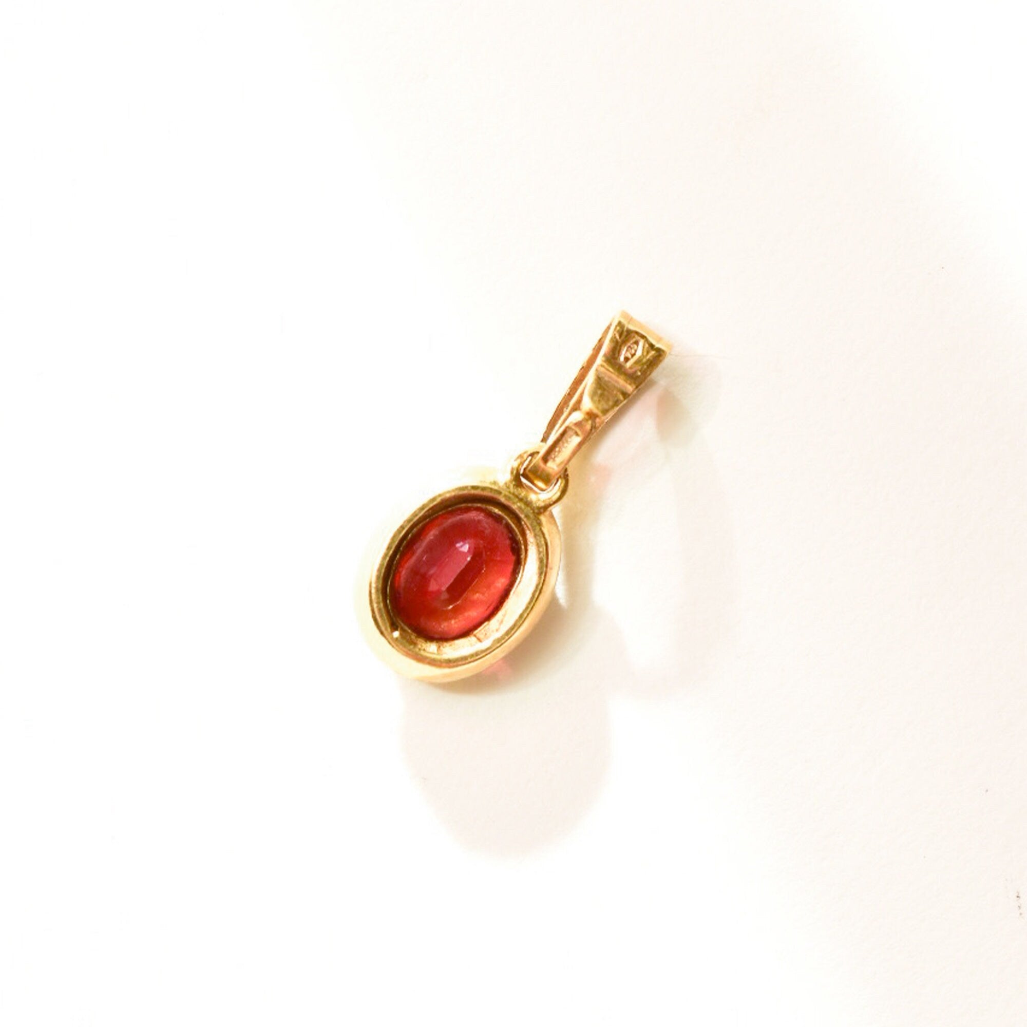18K Garnet Pendant, Heirloom Charm, Oval-Cute Garnet, Yellow Gold Bezel Set Solitaire Pendant, 21mm