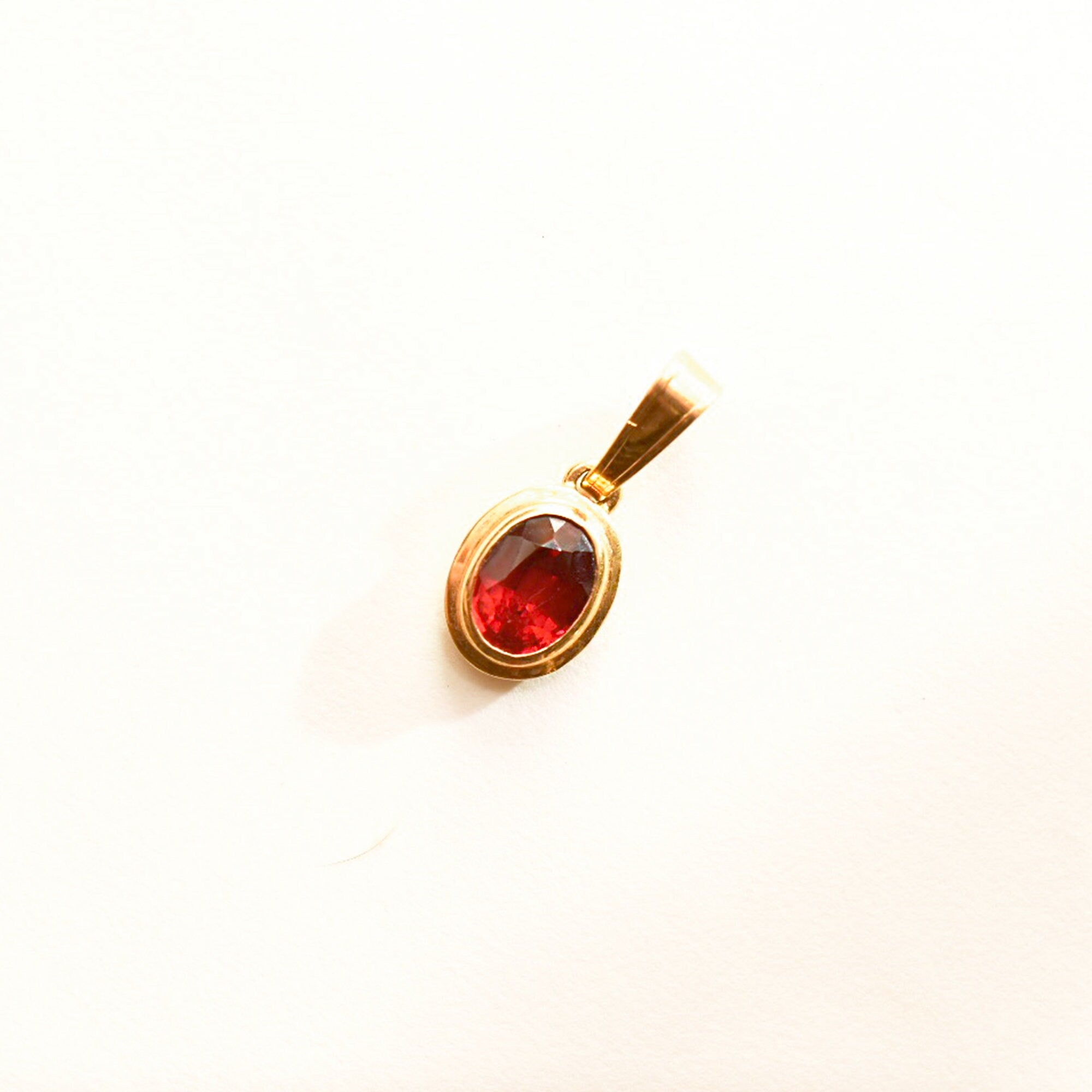 18K Garnet Pendant, Heirloom Charm, Oval-Cute Garnet, Yellow Gold Bezel Set Solitaire Pendant, 21mm