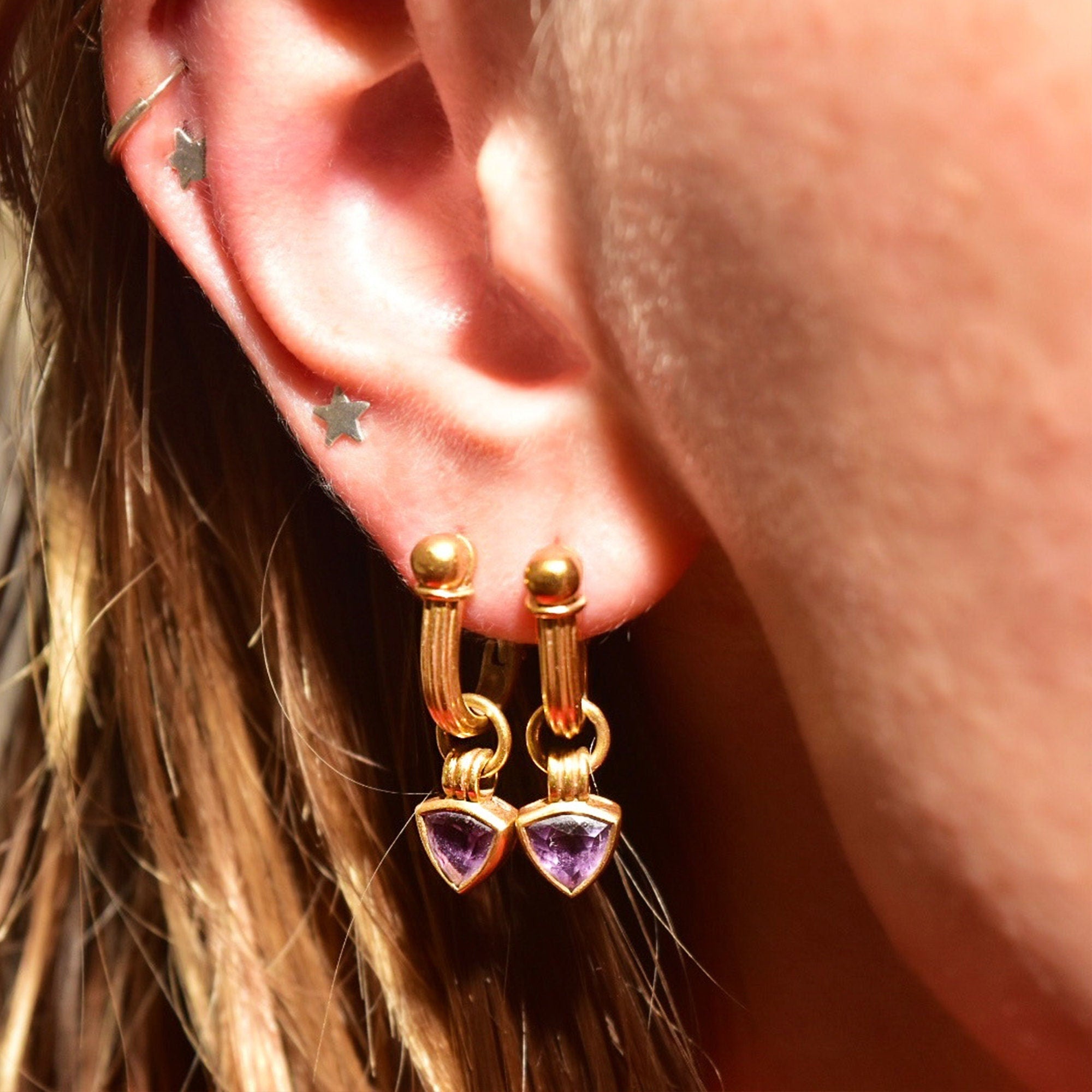 18K Amethyst Hoop Charm Earrings, Trillion-Cut Gemstone, Small Yellow Gold Latch Back Hoops, 750 Hallmark, 27mm