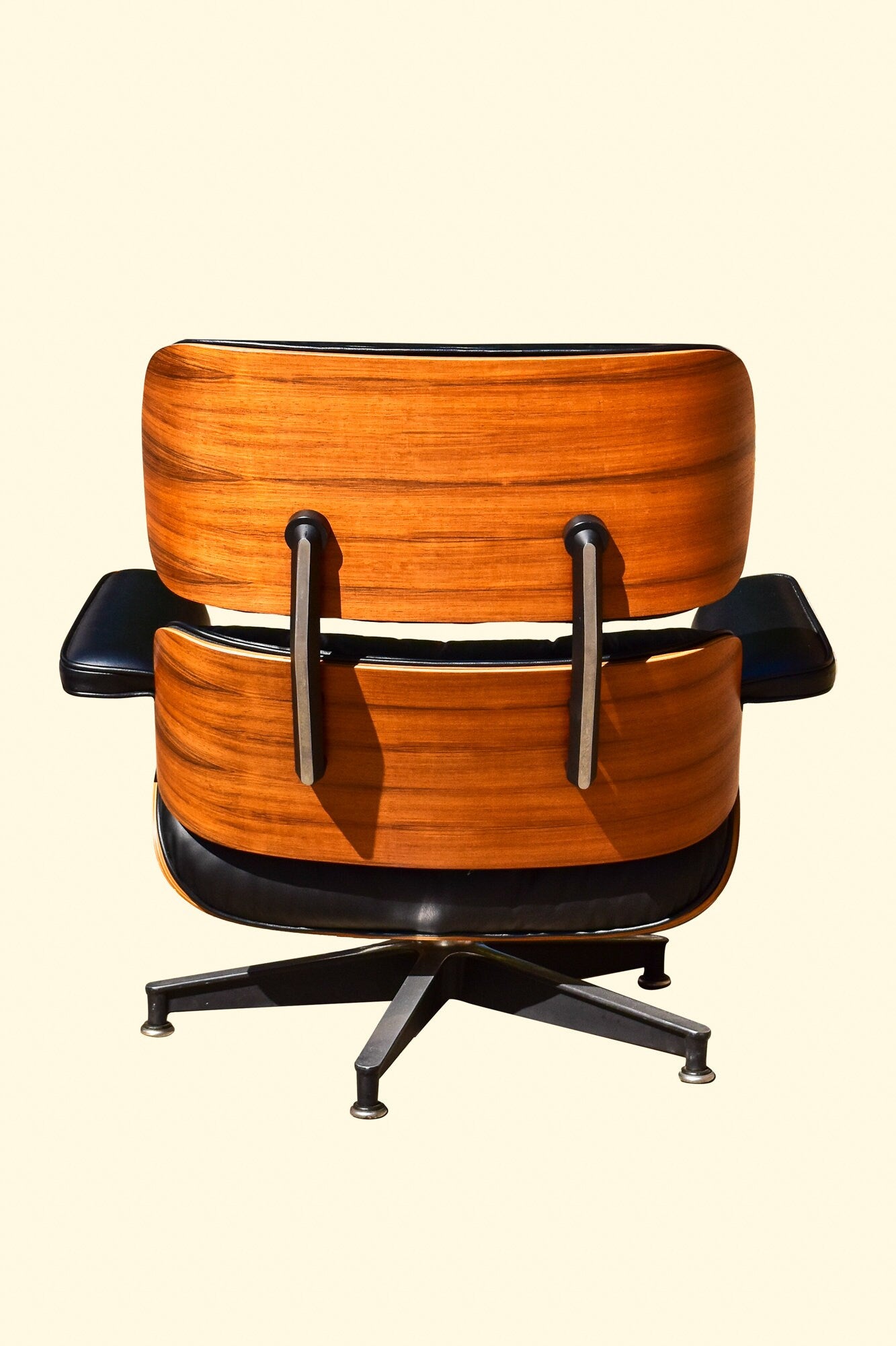 Rare HERMAN MILLER Eames Lounge Chair & Ottoman In Rosewood Black Leather, Original 1970's Eames Swivel Chair Set