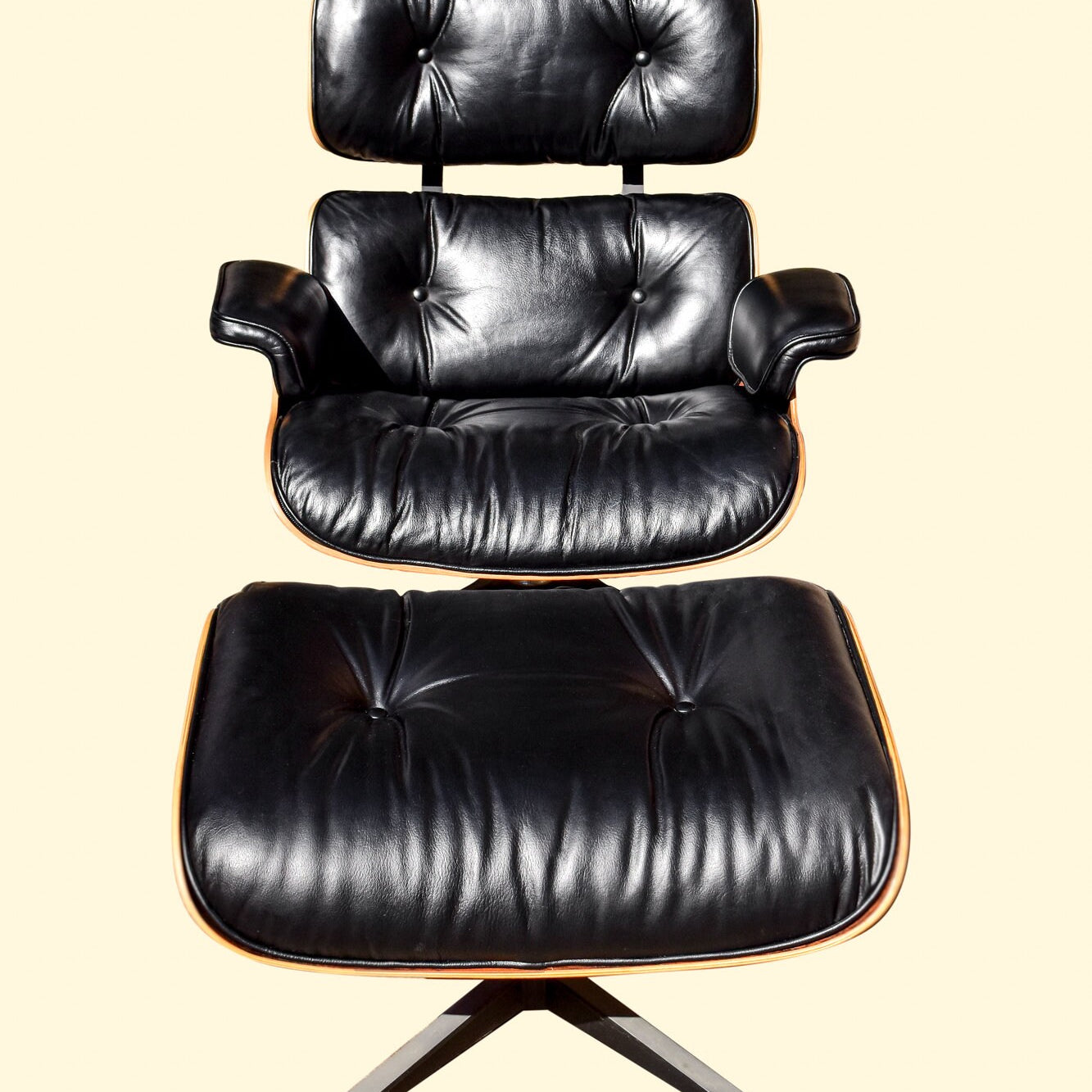 Rare HERMAN MILLER Eames Lounge Chair & Ottoman In Rosewood Black Leather, Original 1970's Eames Swivel Chair Set