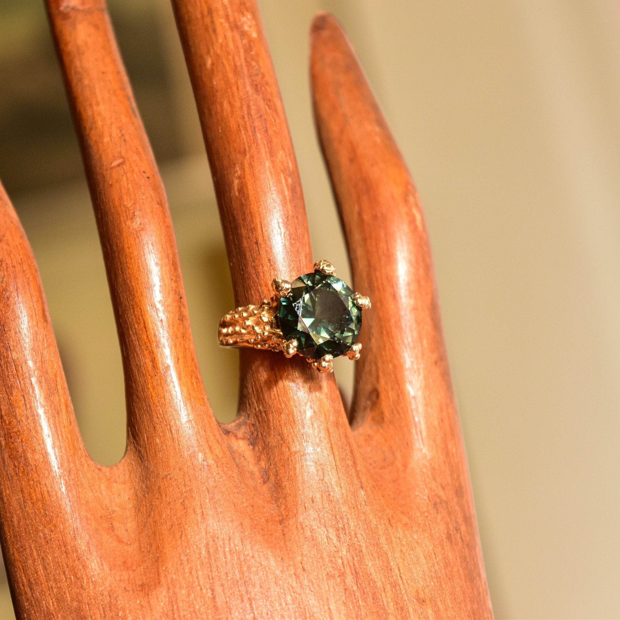 Brutalist 14K Green Topaz Cocktail Ring, Textured Organic Yellow Claw Setting, Estate Jewelry, Size 5 US