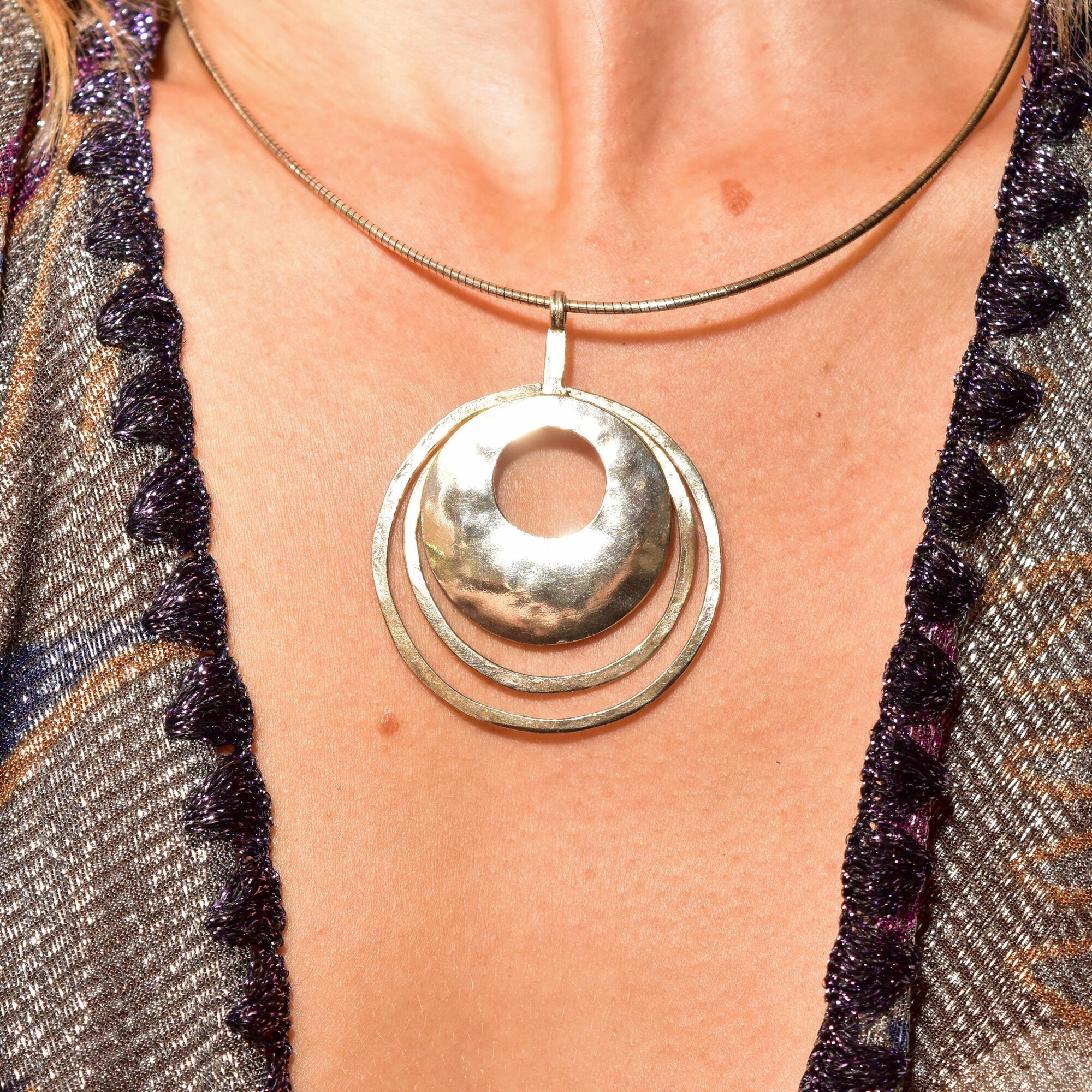 Modernist Sterling Silver Hammered Circle Pendant Necklace, Round 2mm Omega Chain, Retired Silpada Jewelry, 17" L