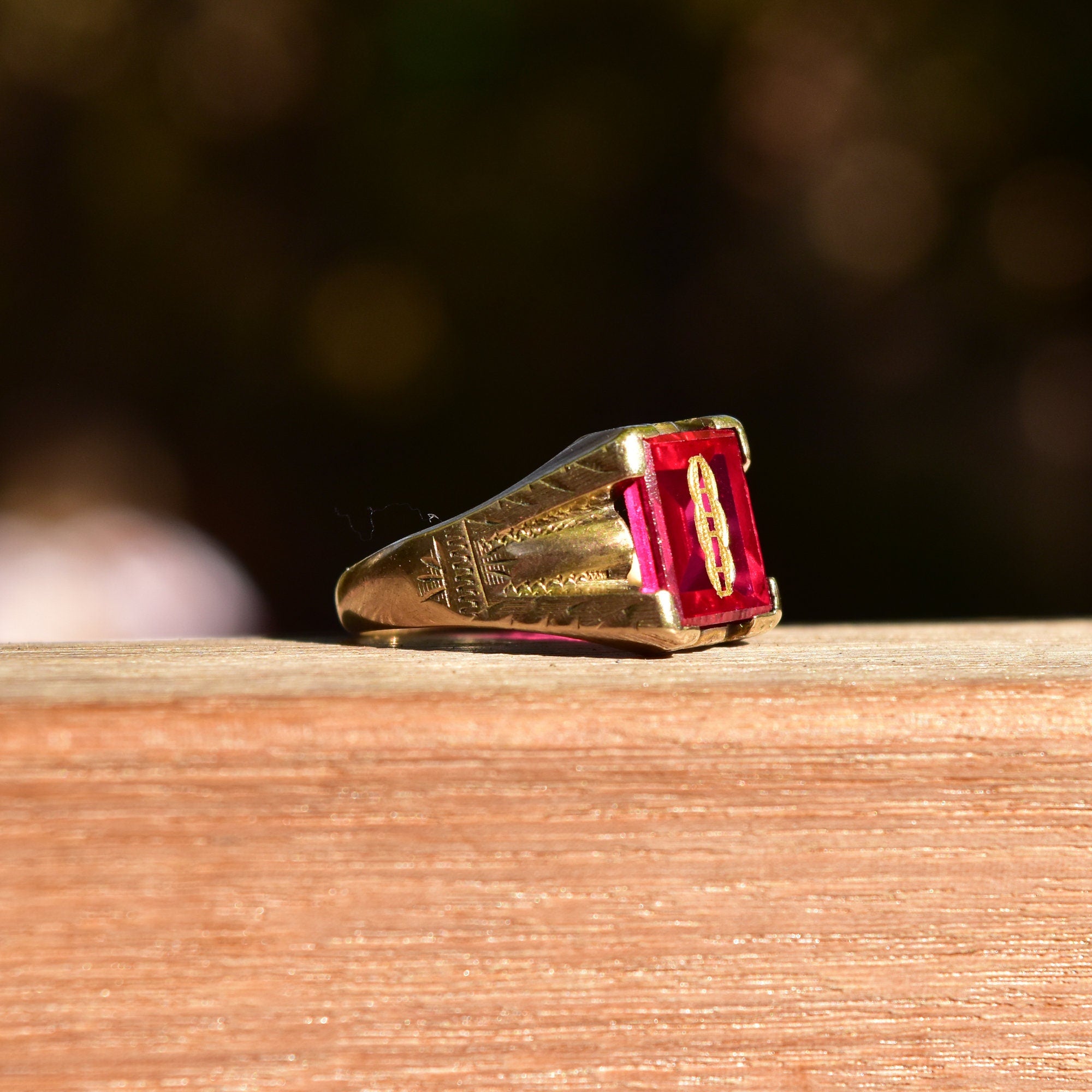 Estate 10K Gold Inlay Red Spinel Signet Ring, Engraved Yellow Gold Setting, Bevel-Cut Gemstone, Size 9 1/2 US