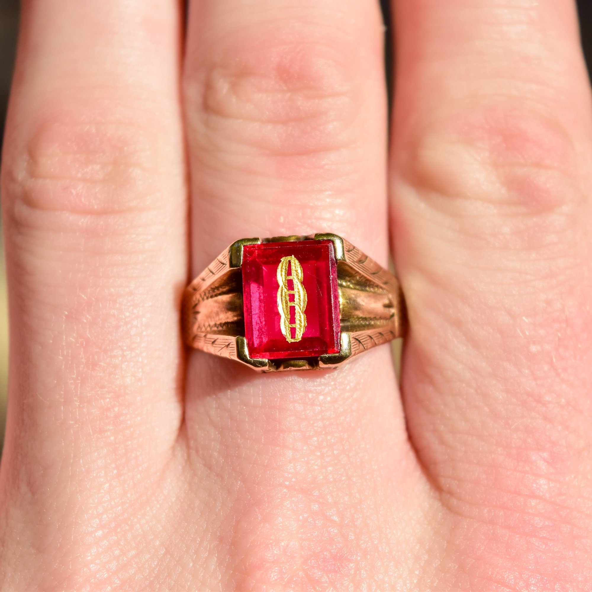 Estate 10K Gold Inlay Red Spinel Signet Ring, Engraved Yellow Gold Setting, Bevel-Cut Gemstone, Size 9 1/2 US