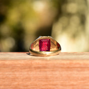 Estate 10K Gold Inlay Red Spinel Signet Ring, Engraved Yellow Gold Setting, Bevel-Cut Gemstone, Size 9 1/2 US