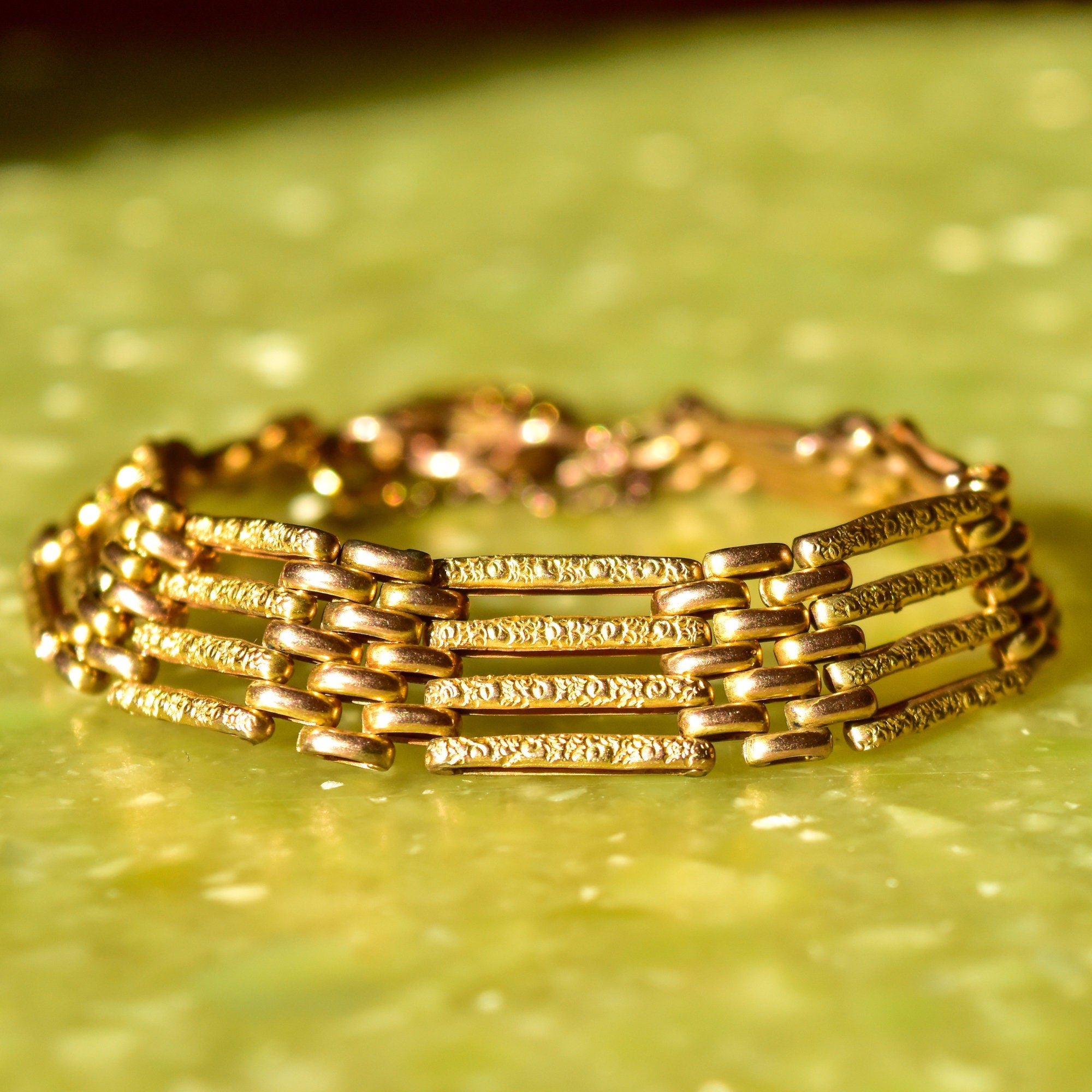 Victorian 9ct Gate Link Heart Lock Bracelet, Engraved Decoration, Reversible Yellow Gold Bracelet, 7 1/2" - Good's Vintage