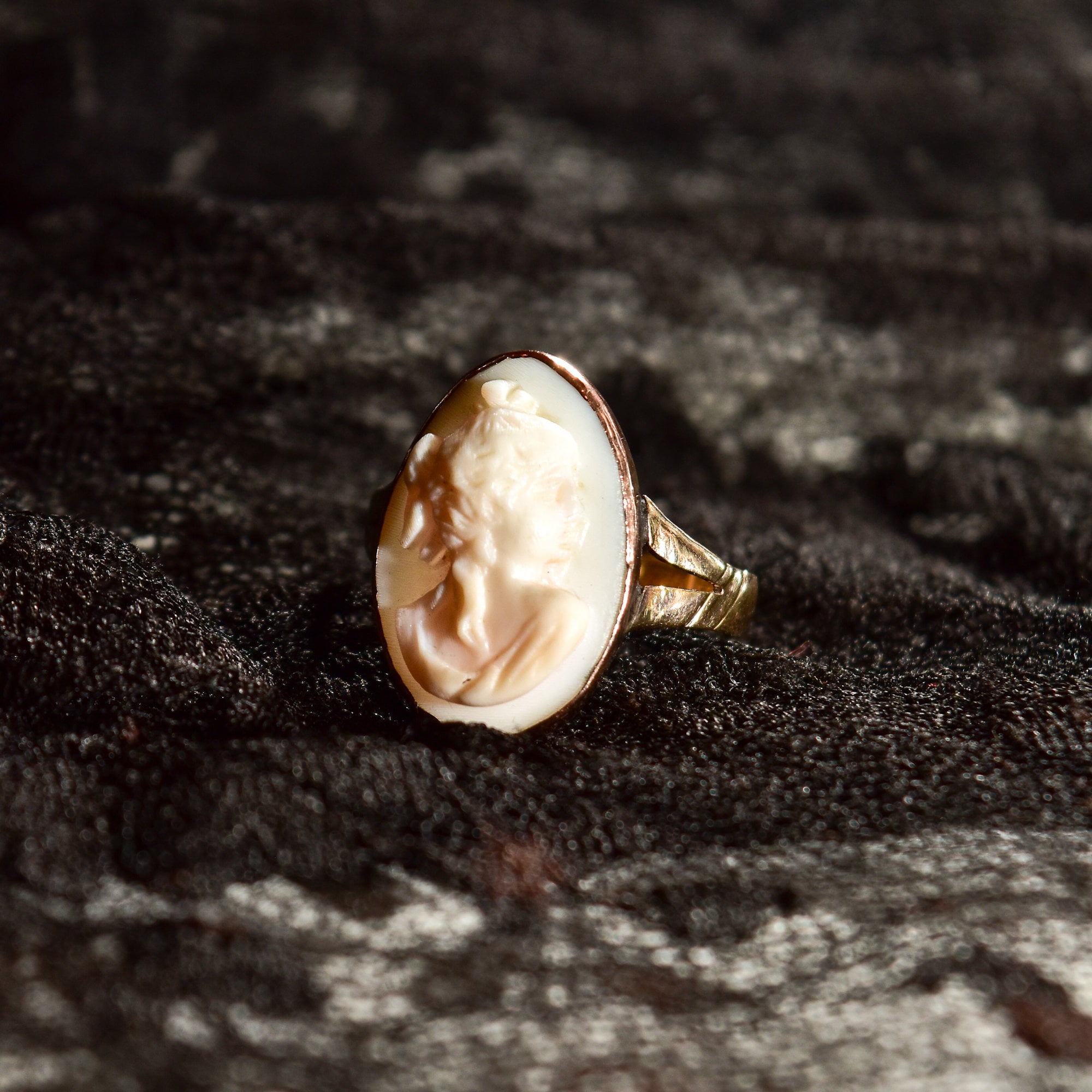 Victorian 9ct Angel Skin Coral Cameo Ring, All White High-Relief Cameo In Yellow Gold, Estate Jewelry, 8 1/2 US - Good's Vintage